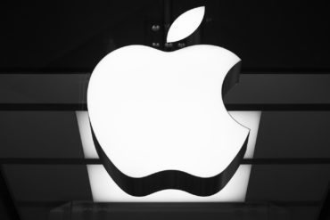 Большой бюджет не заменяет стратегию. Инвестиции Apple в исследования и разработки составляют 15 млрд долларов, а результаты вызывают вопросы