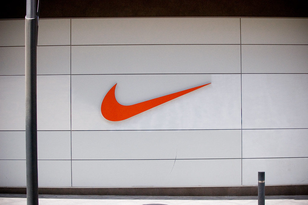 Логотип Nike - миллиардная эмблема за 35 долларов