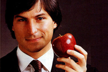 Стив Джобс в Советском Союзе. Почему в СССР так и не появилось производство Apple